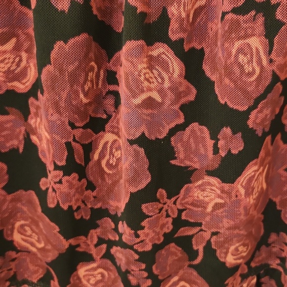 Floral Sheer Women's Top - Pink and Black - Picture 2 of 10